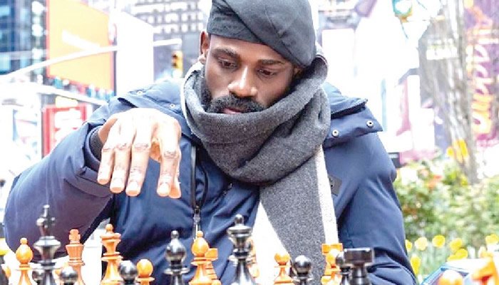 Tunde Onakoya, sets a new world chess record