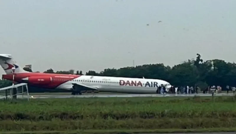 Dana Air plane