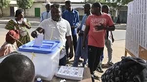 Chadians voting during election