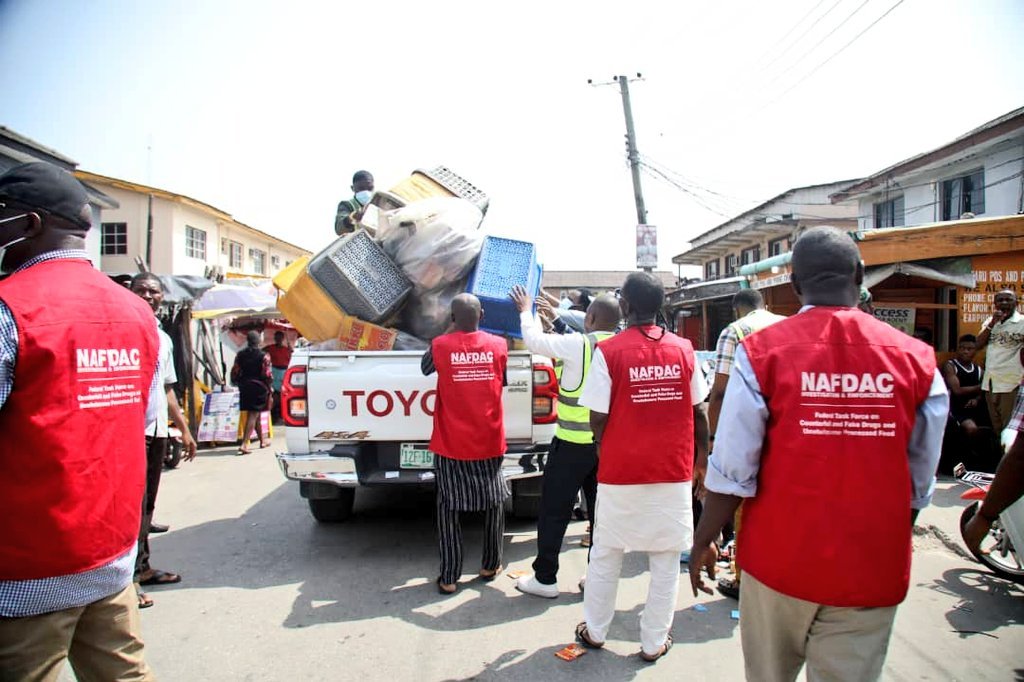 image of NAFDAC seizing cunterfeit goods in Aba market